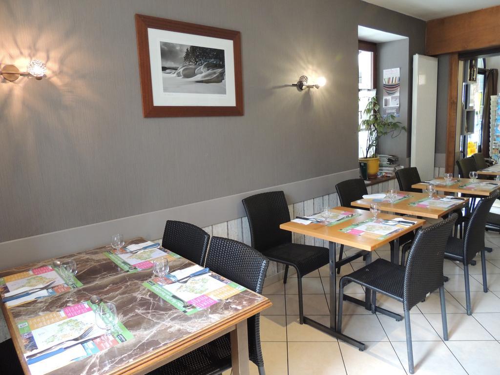 Logis Hotel-Restaurant Les Coudercous Saint-Chély-dʼAubrac Esterno foto